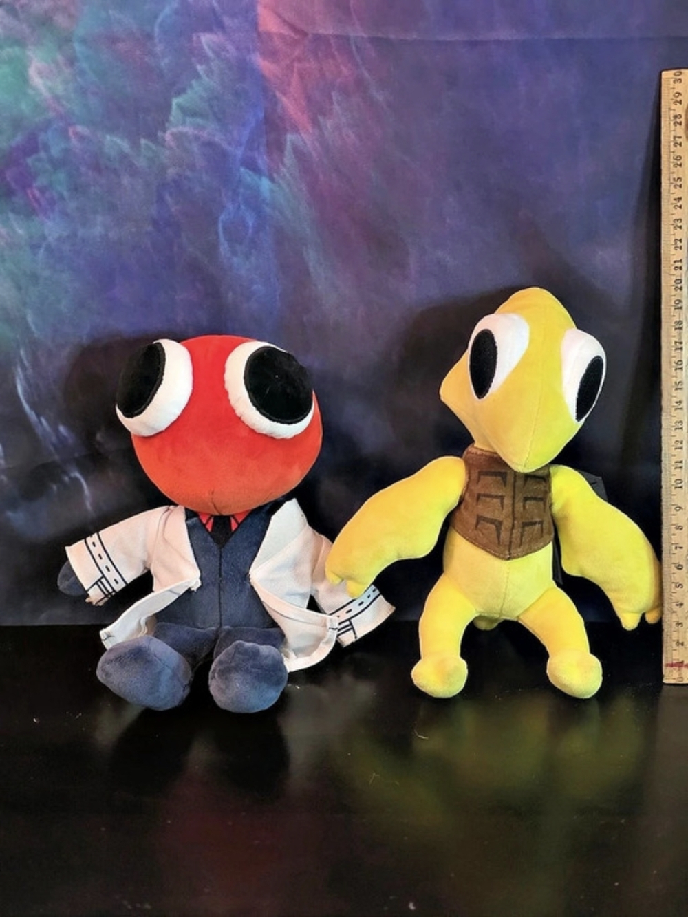 Rainbow Friends Collectible Plush (Red Scientist and Yellow)